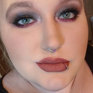 Meet your Posher, Hailey